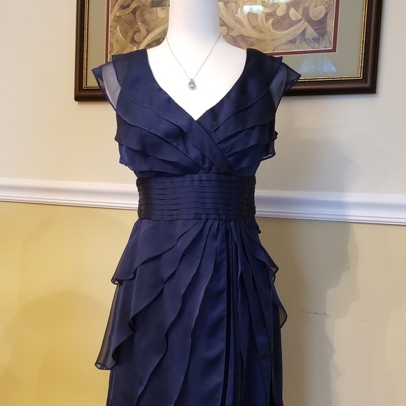 Blue Topaz Pendant in Sterling Silver - Picture 2 of 6